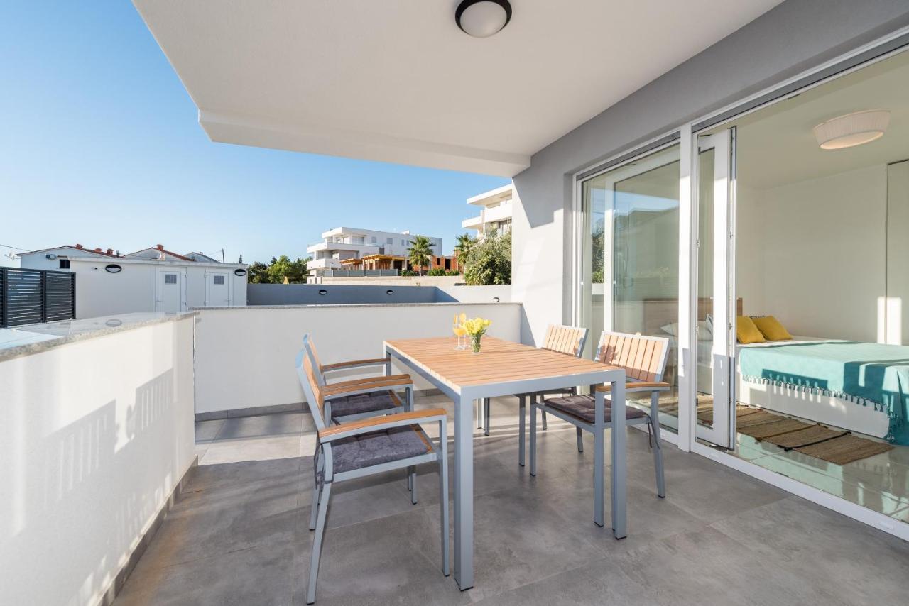 Villa Lena Luxury Apartments Novalja Eksteriør bilde
